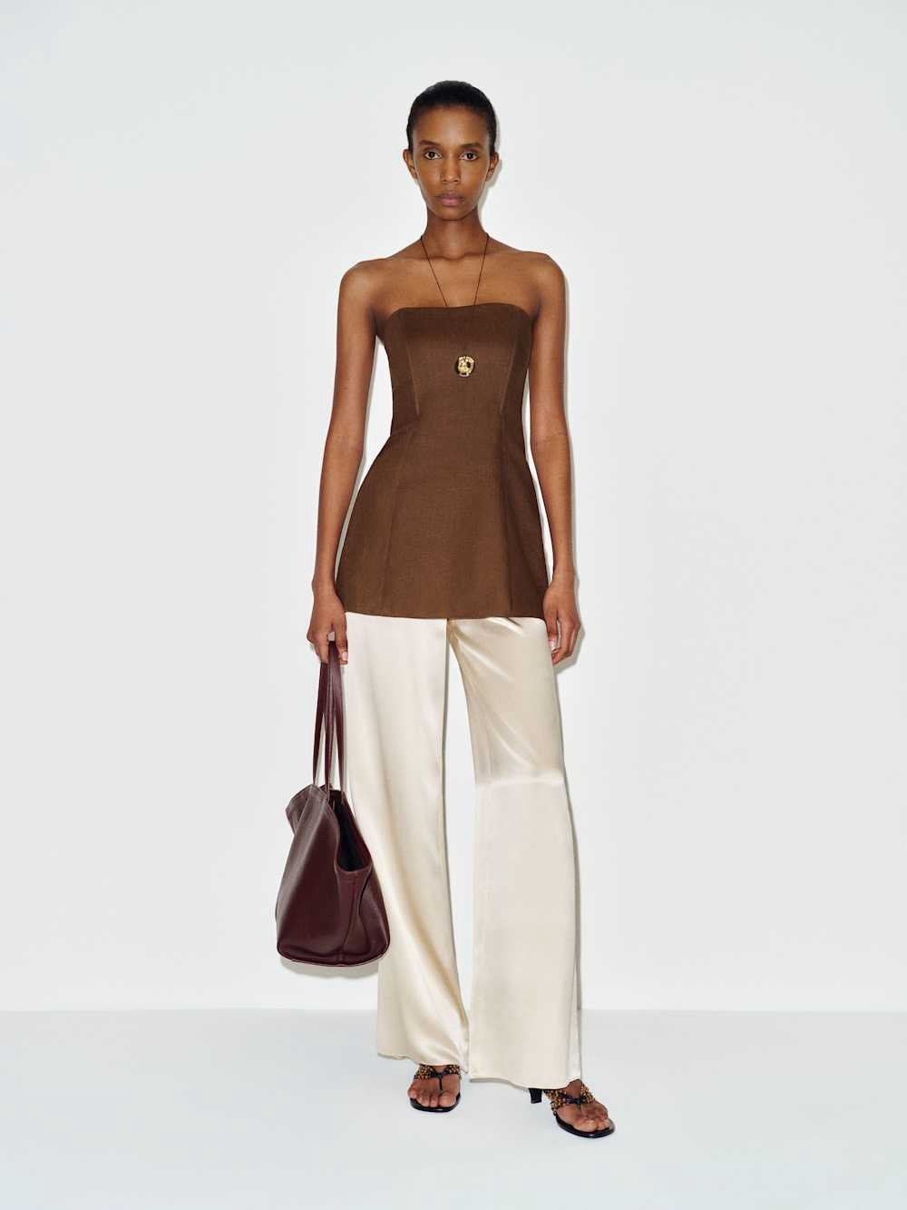 NWT reformation Aurina linen top in pinecone - size 4